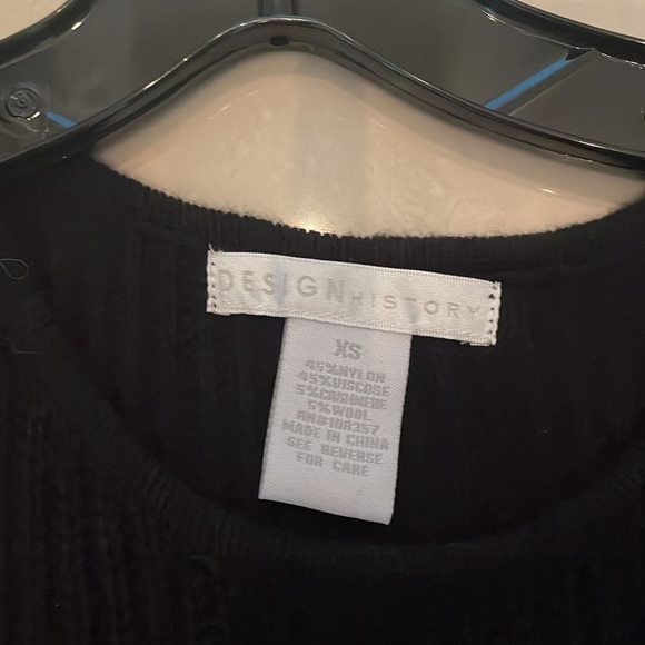 DESIGN History Black and Gold OPEN SHOULDER Sweater - Picture 2 of 5